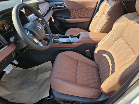 New 2026 Mitsubishi Outlander SEL image 7