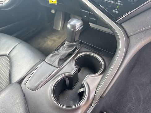 Used 2021 Toyota Camry SE FWD image 18