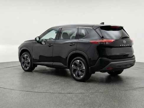 Used 2025 Nissan Rogue SV image 6