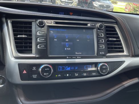 Used 2016 Toyota Highlander XLE FWD image 30