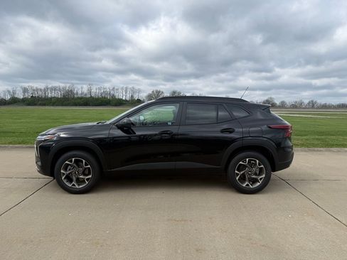 New 2026 Chevrolet Trax LT image 8