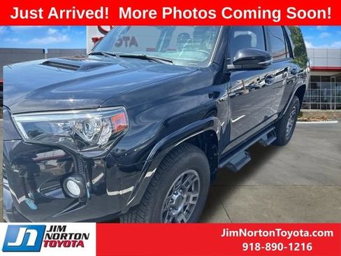 Used 2020 Toyota 4Runner Venture w/ Moonroof Package AWD/4WD image 3