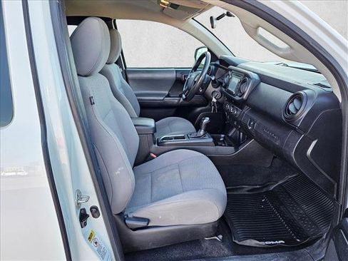 Used 2016 Toyota Tacoma SR image 21