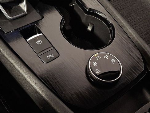 Used 2023 Nissan Rogue SV image 22