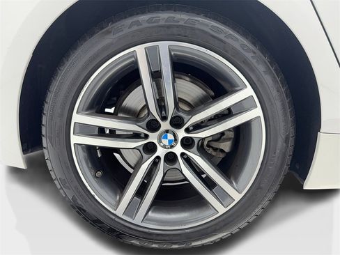 Used 2022 BMW 530i w/ Convenience Package image 50