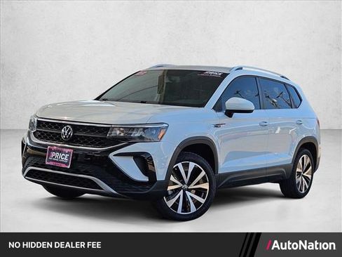 Used 2022 Volkswagen Taos SE FWD image 1