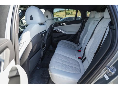 Used 2024 BMW X6 xDrive40i w/ Premium Package AWD/4WD image 18