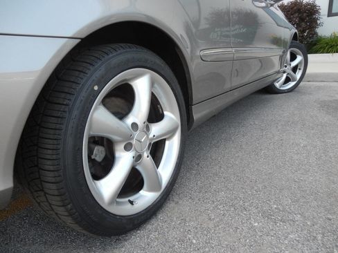 Used 2005 Mercedes-Benz CLK 320 Cabriolet image 19