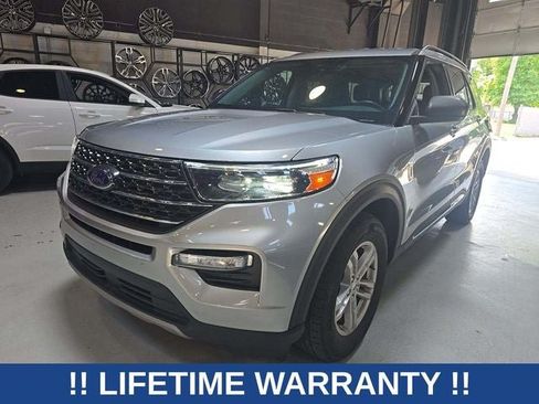 Used 2024 Ford Explorer XLT w/ Equipment Group 202A AWD/4WD image 2