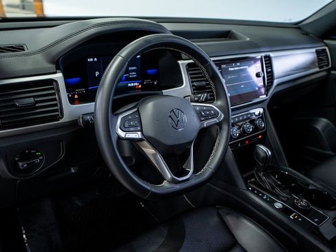 Used 2022 Volkswagen Atlas Cross Sport SE w/ Black Wheel Package image 36