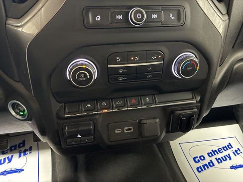 Used 2023 Chevrolet Silverado 1500 Custom image 16