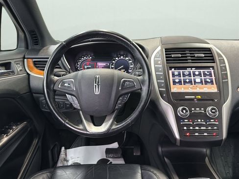 Used 2019 Lincoln MKC Select w/ Select Plus Package FWD image 9