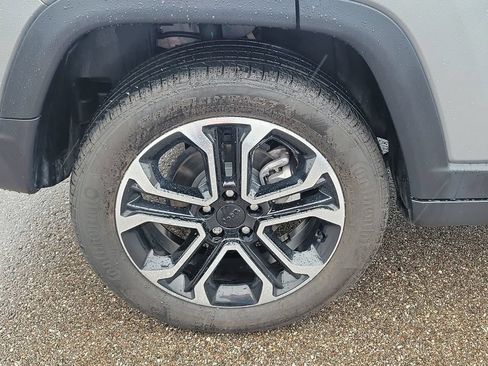 Used 2024 Jeep Compass Limited AWD/4WD image 5