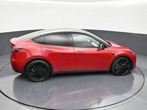 Used 2023 Tesla Model Y Long Range image 17