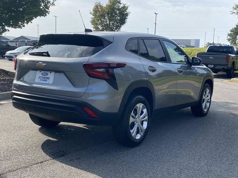 Used 2026 Chevrolet Trax LS FWD image 3