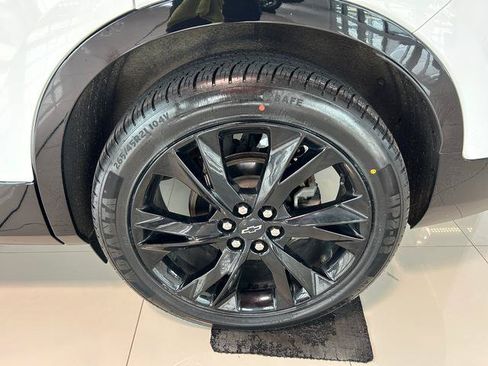 Used 2019 Chevrolet Blazer RS w/ Sun and Wheels Package AWD/4WD image 12