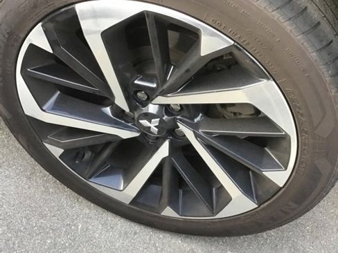 Used 2023 Mitsubishi Outlander SEL image 5