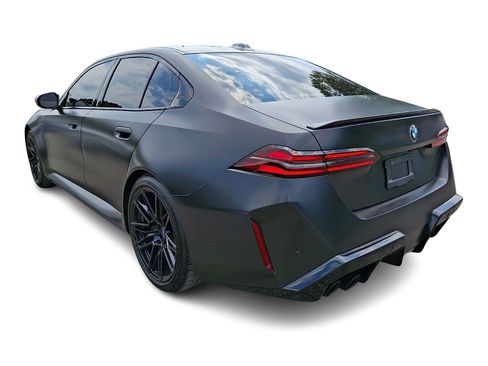 Used 2026 BMW M5 w/ Carbon Package AWD/4WD image 4