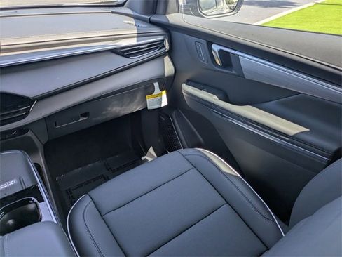 New 2025 Buick Enclave Preferred w/ Power Package image 21