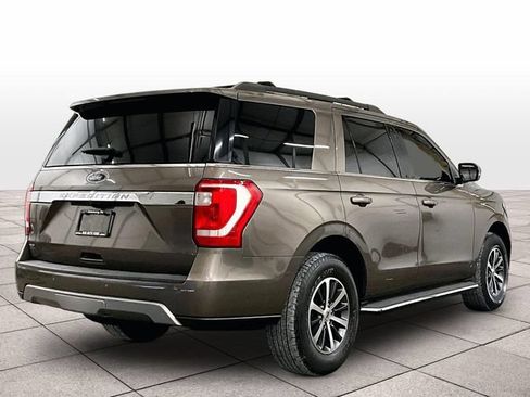 Used 2019 Ford Expedition XLT w/ Equipment Group 202A AWD/4WD image 12
