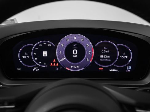 Certified 2025 Porsche Cayenne Coupe AWD/4WD image 31