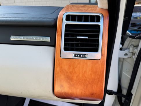 Used 2008 Land Rover Range Rover HSE image 40