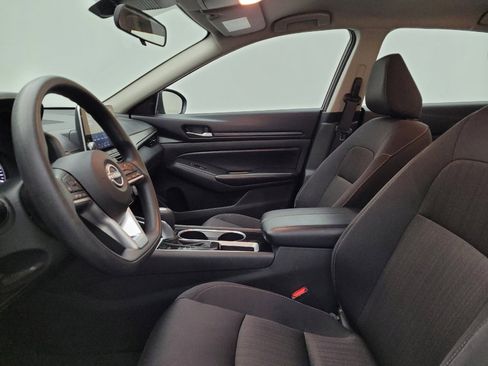 Used 2024 Nissan Altima 2.5 SV image 17