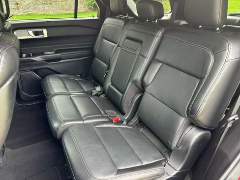 Used 2020 Ford Explorer Limited w/ Hybrid Equipment Group 310A AWD/4WD image 17