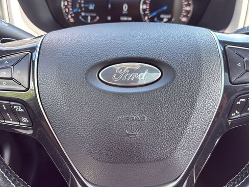 Used 2017 Ford Explorer Platinum AWD/4WD image 9