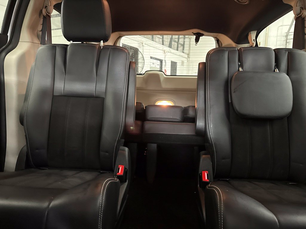 Used 2019 Dodge Grand Caravan SXT FWD image 21