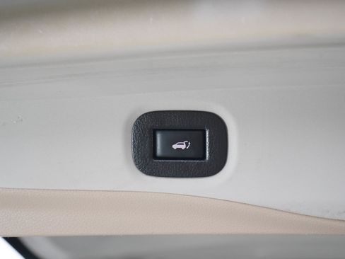 Used 2020 Nissan Rogue SV AWD/4WD image 17