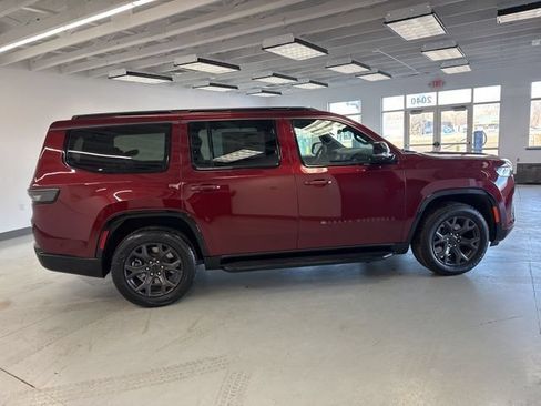 New 2026 Jeep Grand Wagoneer Limited w/ Convenience Group I AWD/4WD image 9