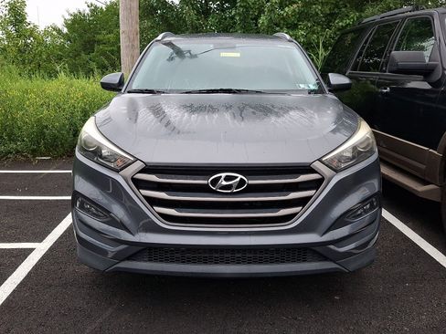 Used 2016 Hyundai Tucson SE w/ Option Group 02 AWD/4WD image 2