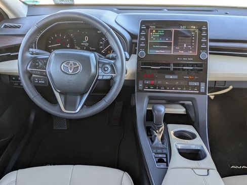 Used 2022 Toyota Avalon XLE image 26