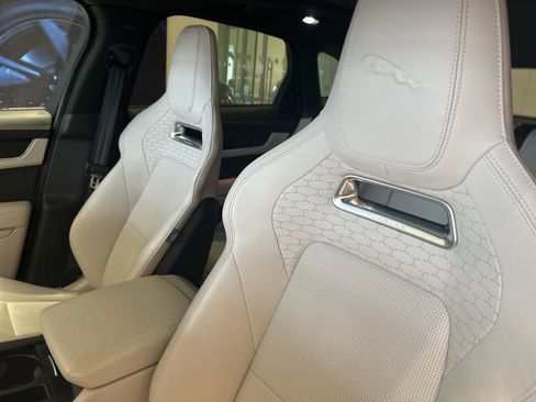 Used 2024 Jaguar F-PACE R-Dynamic S image 6