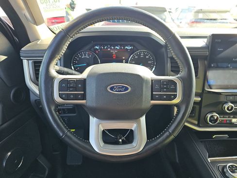 Used 2024 Ford Expedition Max XLT image 16