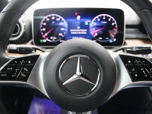 Used 2025 Mercedes-Benz C 300 Sedan image 29