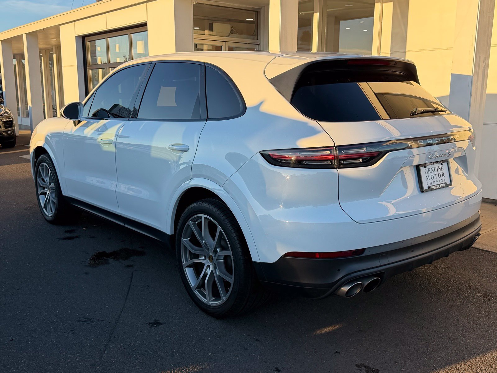 Used 2019 Porsche Cayenne S w/ Premium Plus Package AWD/4WD image 3