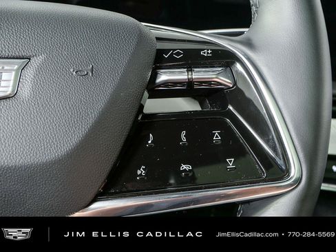 Used 2025 Cadillac Optiq Luxury 1 AWD/4WD image 12