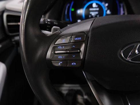 Used 2020 Hyundai Ioniq Limited image 38