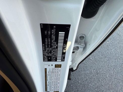 Used 2025 Lexus RZ 450e Premium w/ Technology Package image 31