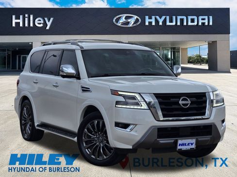 Used 2023 Nissan Armada Platinum w/ Captain's Chairs Package RWD image 2