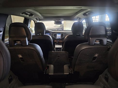 Certified 2023 Volvo XC90 B6 Plus image 8