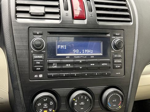 Used 2014 Subaru Impreza 2.0i Premium image 14