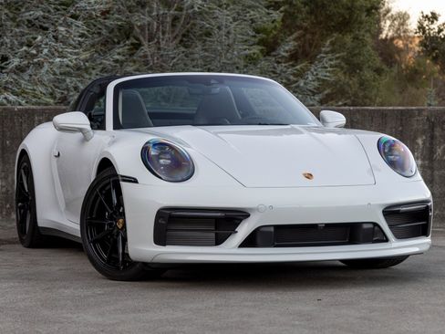 Certified 2024 Porsche 911 Targa 4S image 6