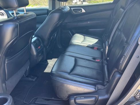 Used 2019 Nissan Pathfinder SL image 6