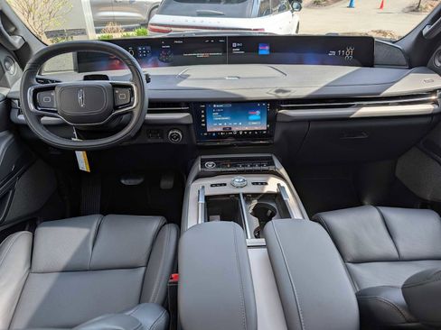 New 2026 Lincoln Navigator Reserve AWD/4WD image 12
