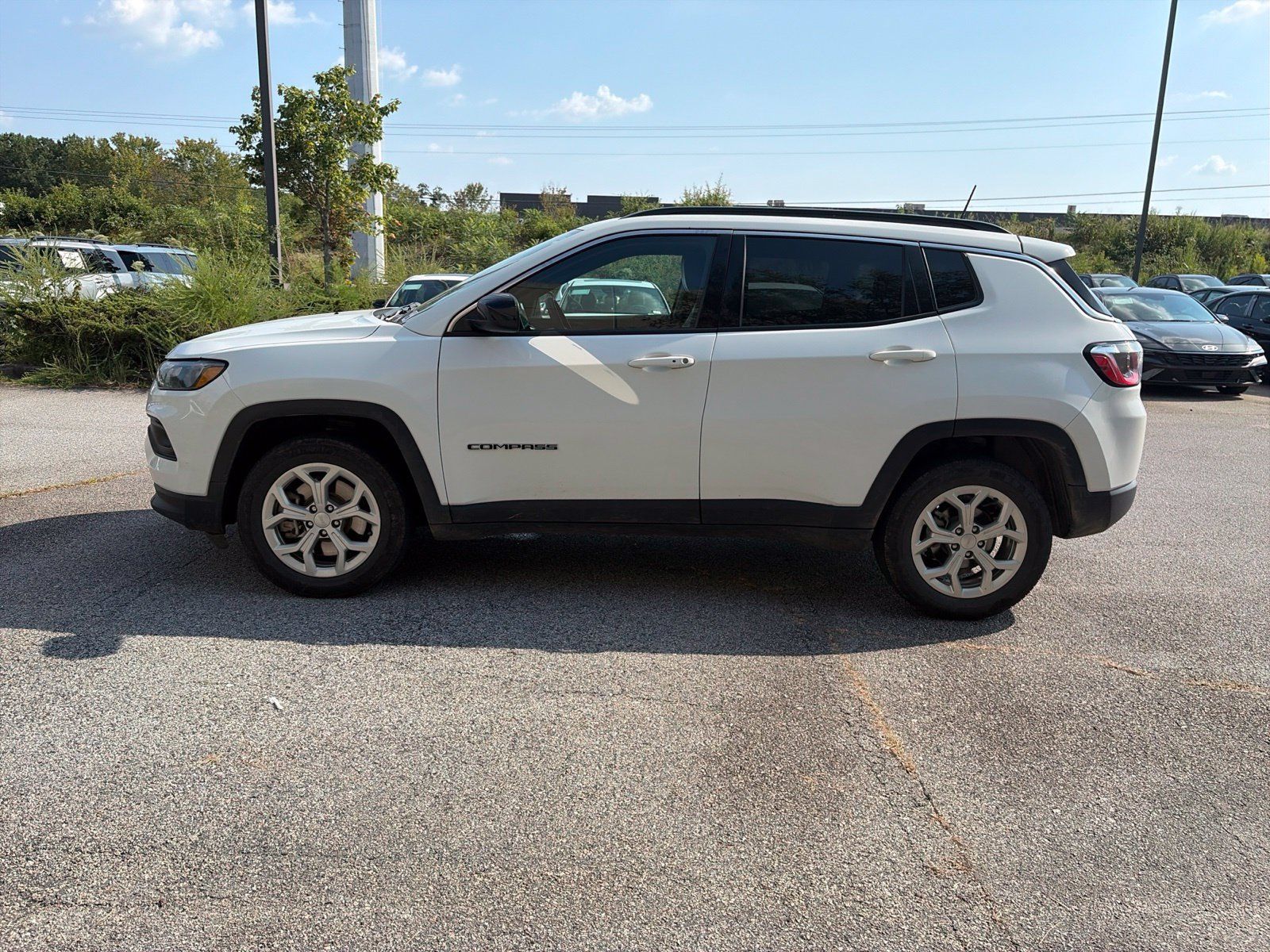 Used 2024 Jeep Compass Latitude AWD/4WD image 3