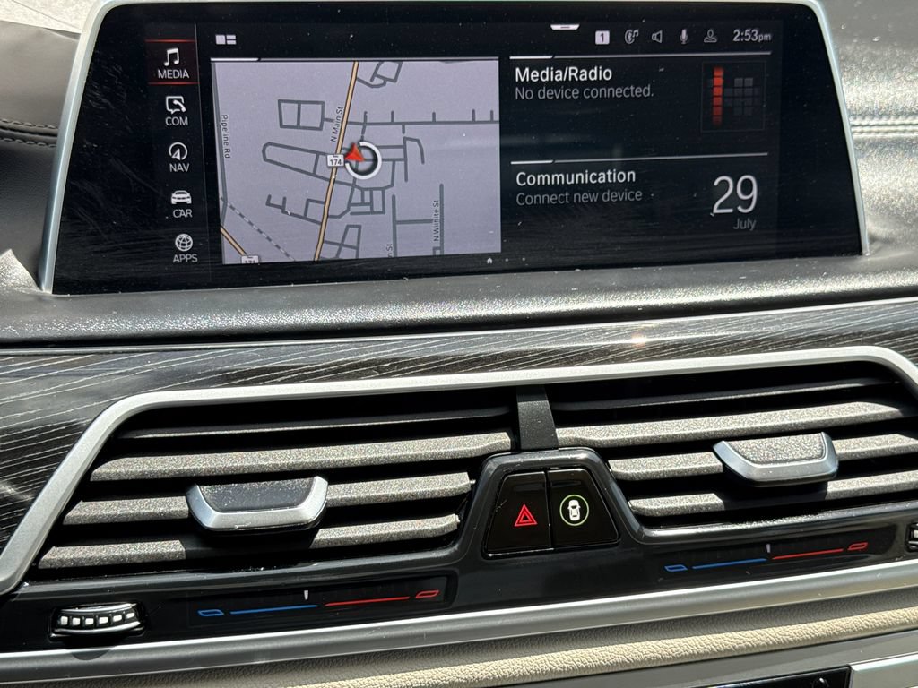 Used 2022 BMW 750i xDrive AWD/4WD image 27