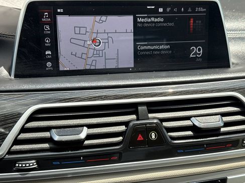 Used 2022 BMW 750Li xDrive AWD/4WD image 27